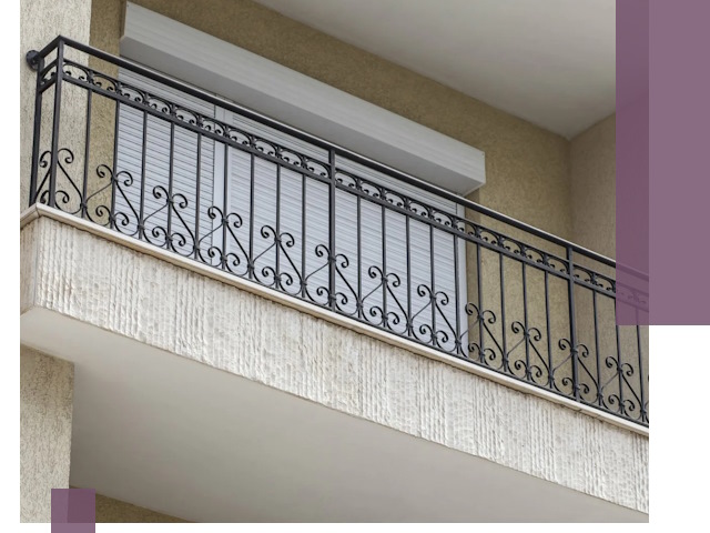 Балконные ограждения из металла и стекла в Тулуне для домов